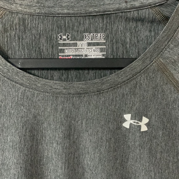 NWOT women’s XS underarmour gray heat gear long sleeve - Picture 2 of 8